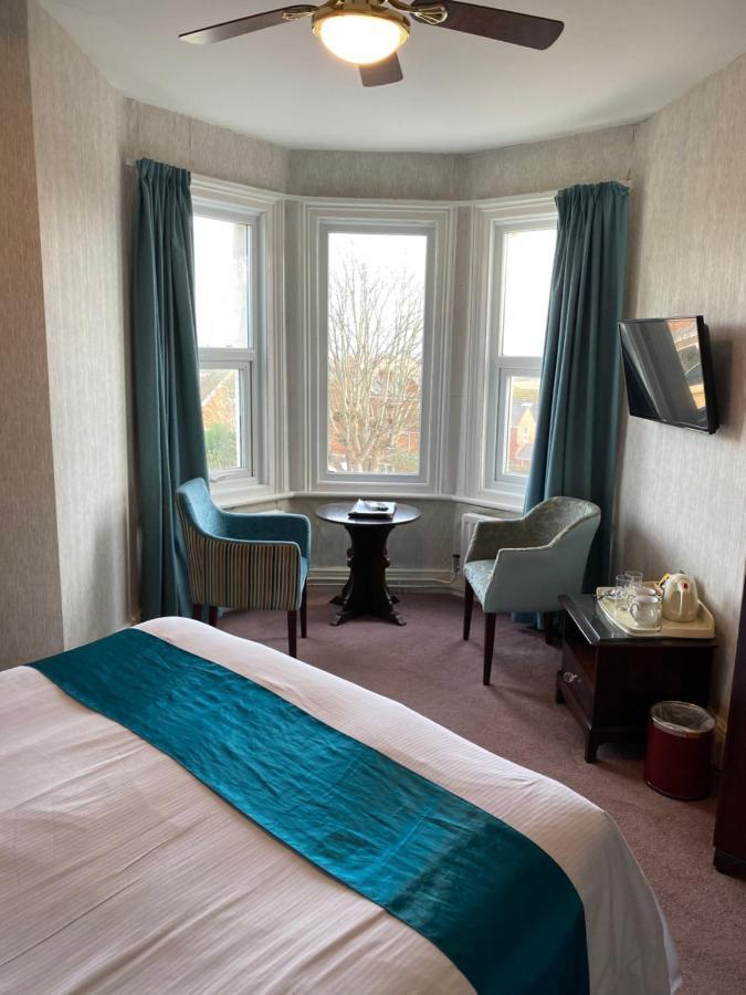 ويموث The Kingswood Guest House - Adult Only المظهر الخارجي الصورة